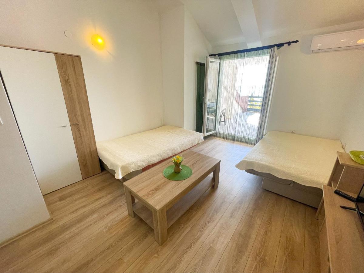 Apartmani Milan Crikvenica Eksteriør bilde