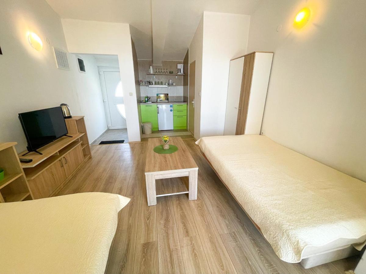 Apartmani Milan Crikvenica Eksteriør bilde