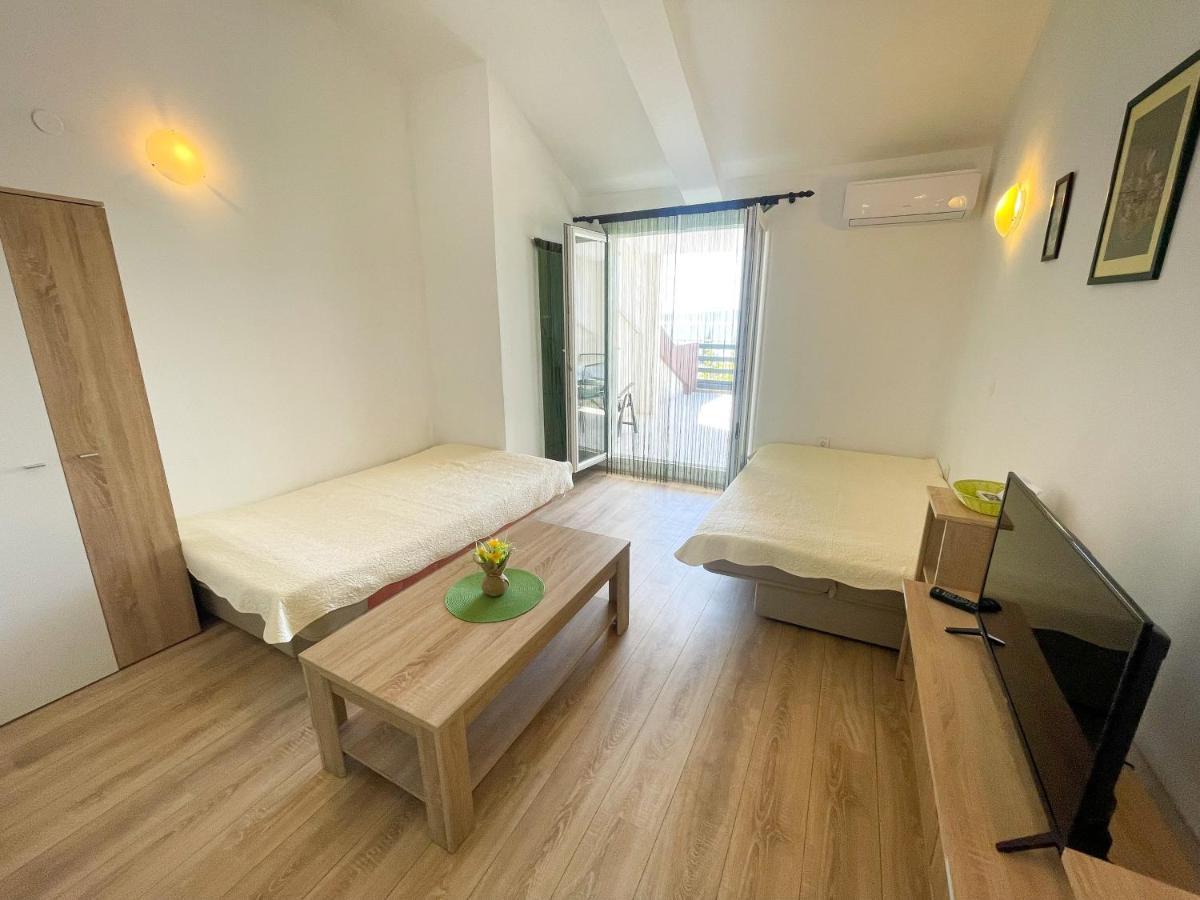 Apartmani Milan Crikvenica Eksteriør bilde