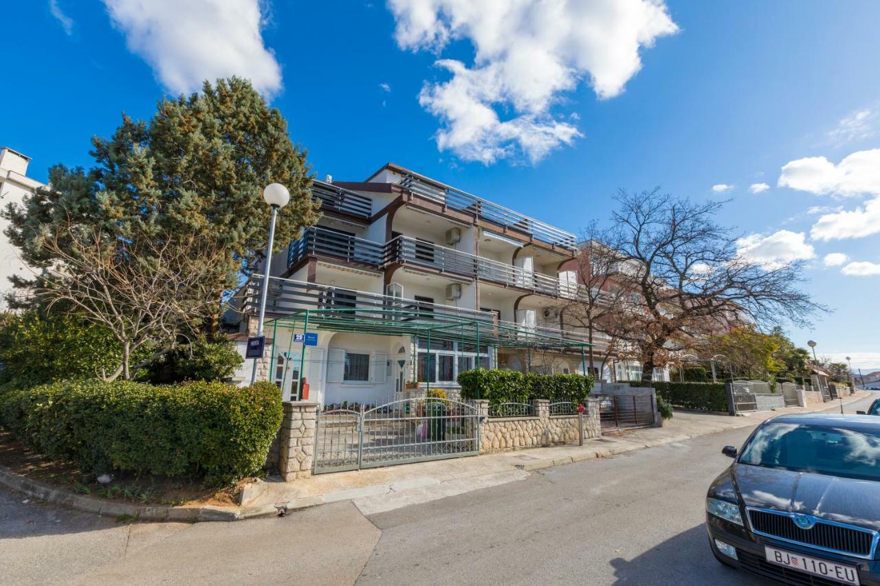 Apartmani Milan Crikvenica Eksteriør bilde